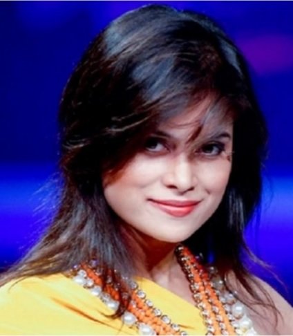 “شاهد” فاجعة تهزّ الوسط الفني .. العثور على جثة فنانة شهيرة ملطخة بالدماء في شقتها 2 “شاهد” فاجعة تهزّ الوسط الفني .. العثور على جثة فنانة شهيرة ملطخة بالدماء في شقتها 1