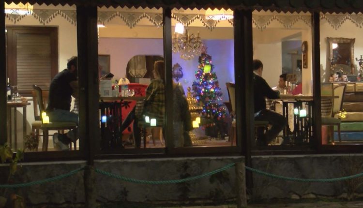 العديد من سكان اسطنبول لجأوا إلى الفنادق لقضاء وقت الحظر