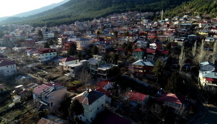 حي أكشاتكير بمنطقة بوزانتي في أضنة يتضاعف عدد سكانه 15 مرة بسبب كورونا