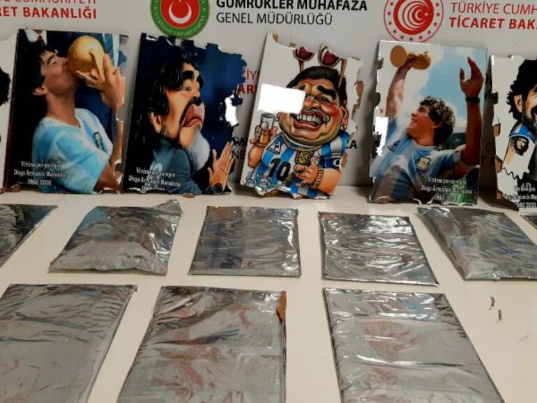 ضبط مخدرات خلف لوحات مارادونا في مطار اسطنبول