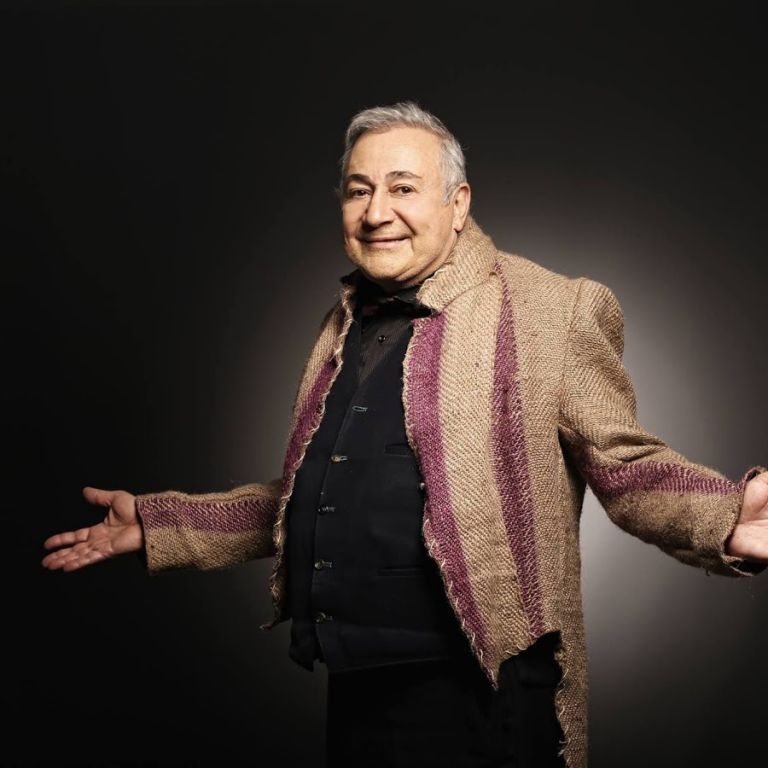 وفاة مناهض التدخين الشهير أورهان كورال.. وغريمه "جيم يلماز" يعلّق! 9