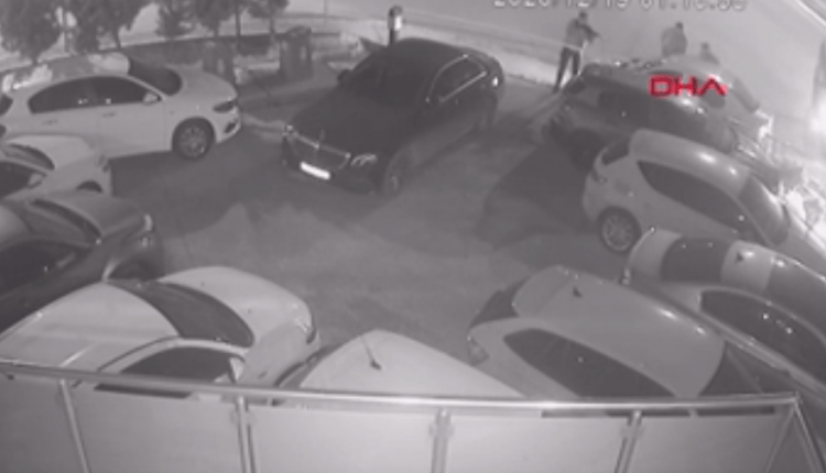 الشرطة توقف 3 أشخاص كانوا في سيارة اخترقت حظر التجول في اسطنبول