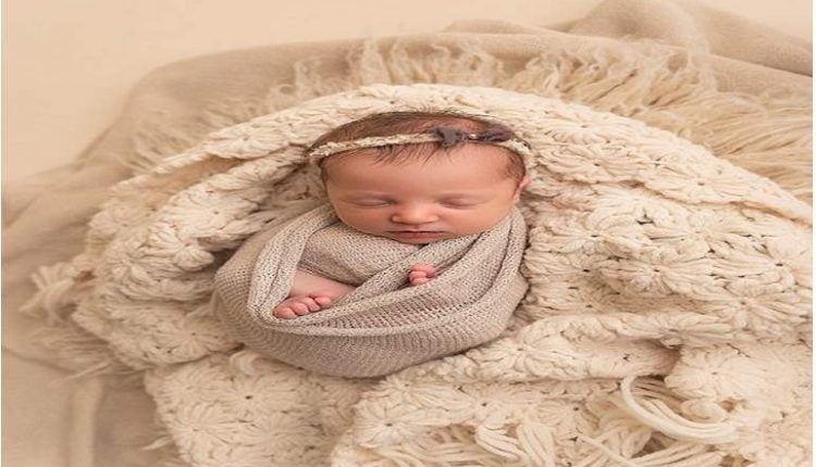 ولادة طفلة من جنين مجمد عمره 27عامًا