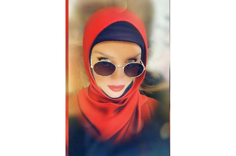 فنانة مسيحية شهيرة تفاجئ الجميع بالحجاب 21