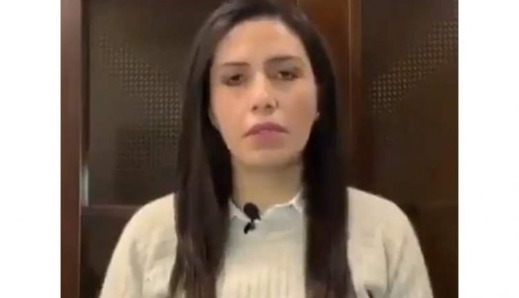 كاهن عراقي يهتك عرض فتاة داخل مكتبه والأخيرة تكشف ما حدث (فيديو)