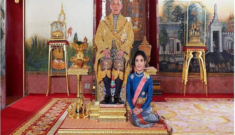 1400 صورة "عارية" لعشيقة ملك تايلاند