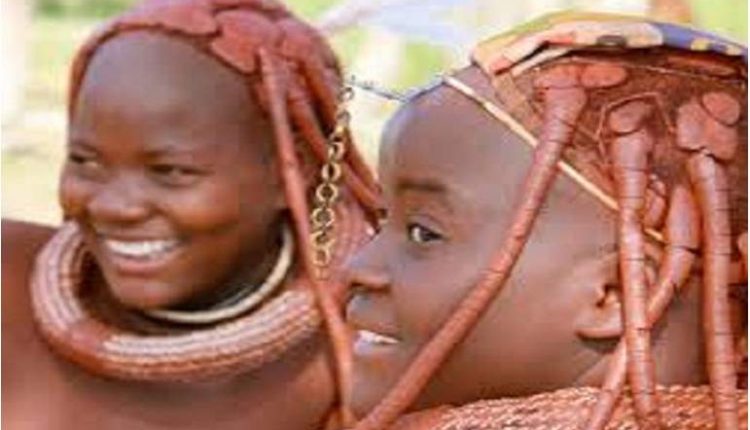 قبيلة أفريقية تهدي الزوجات للضيف الزائر