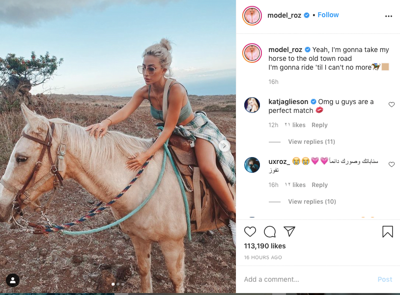 سآخذ حصاني واركبه.. السعودية مودل روز تثير الجدل بهذه الصور على مواقع التواصل الاجتماعي 1