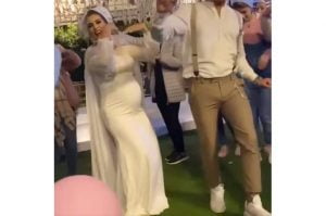 بالصور.. عروس حامل في حفل زفافها تثير ضجة في مصر