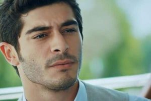 الممثل التركي بوراك دينيز في موقف محرج بسبب الكحول