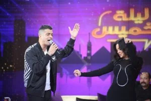 رانيا يوسف ترقص مع حسن شاكوش في سهرة الخميس