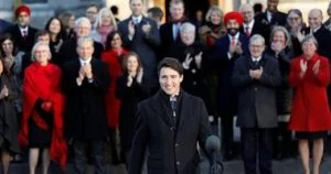 مقطع فيديو يفضح وزير ويجبره على الاستقالة (شاهد)