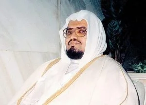 إمام الحرم المكي علي جابر يتصدر ترند السعودية بتلاوات نادرة ومميزة (فيديو)