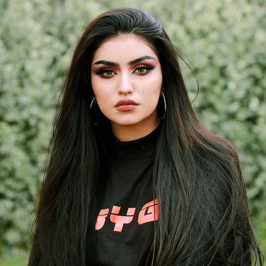 الناشطة السعودية هيون الغماس تتحدث عن ليلة الدخلة ومفعول الإضاءة الخافتة تركيا الآن