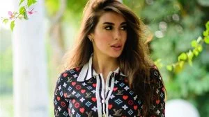 جوانا كريم ترفض مقارنتها بـ ياسمين صبري وتكشف عن علاقتها بمحمد رمضان (فيديو)