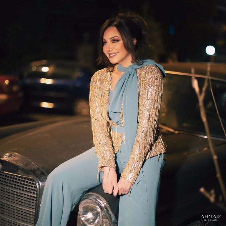 نادين تحسين بك أو سلاف فواخرجي؟ صورة تثير حيرة الجمهور 2 نادين تحسين بك أو سلاف فواخرجي؟ صورة تثير حيرة الجمهور 1