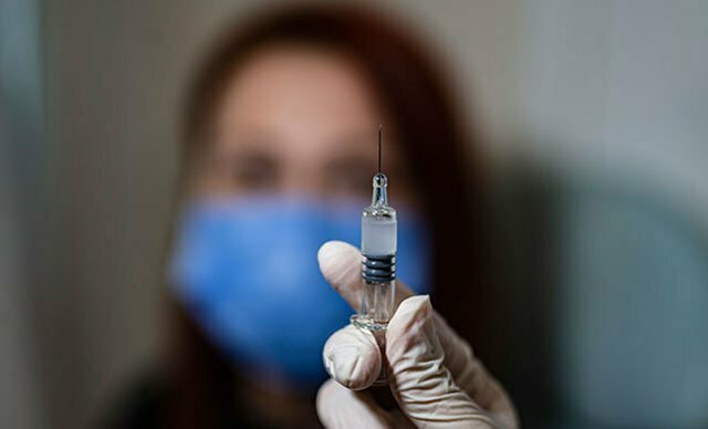 العالم بدأ التطعيم ضد جائحة كورونا