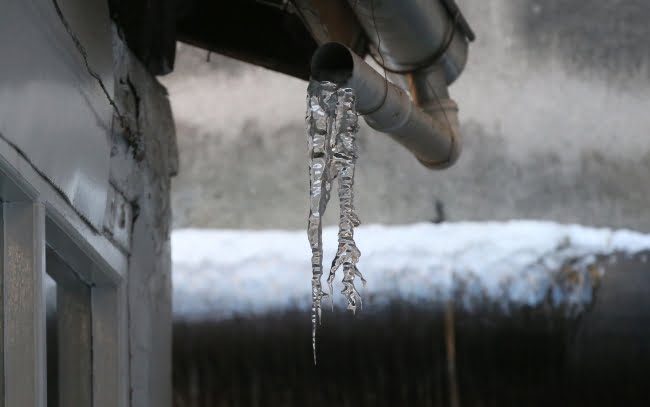 تحول مناطق إلى جليد بفعل انخفاض درجات الحرارة