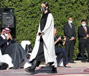 شاهد.. عرض أزياء في السعودية من تصميم الأميرة صفية حسين 13