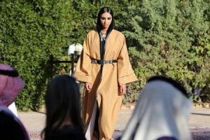 شاهد.. عرض أزياء في السعودية من تصميم الأميرة صفية حسين 21