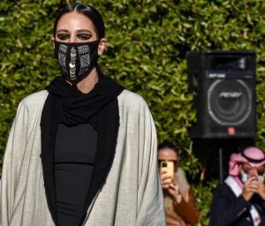 شاهد.. عرض أزياء في السعودية من تصميم الأميرة صفية حسين 1