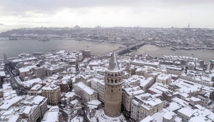 تساقط الثلوج على اسطنبول