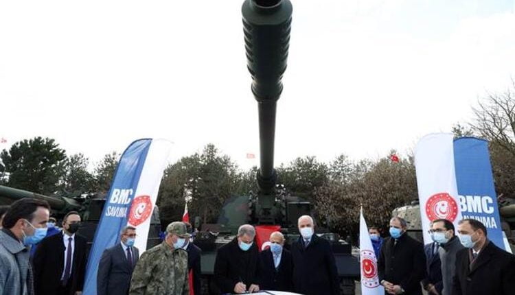 وزير الدفاع خلوصي أكار يحضر حفل تسليم مدافع هاوتزر محلية الصنع