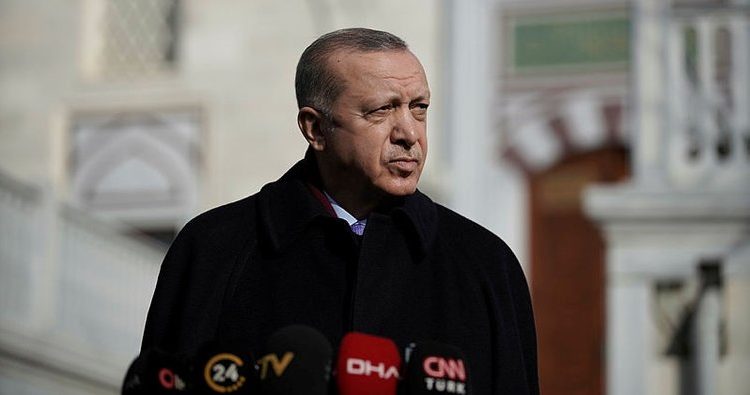 الرئيس أردوغان يجيب عن أسئلة الصحافة بعد صلاة الجمعة