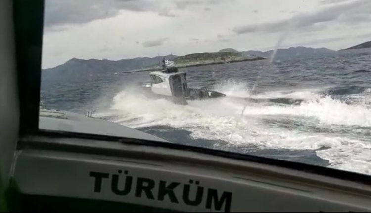خفر السواحل التركي يعترض زورق يوناني في كارداك