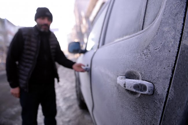 تحول مناطق إلى جليد بفعل انخفاض درجات الحرارة