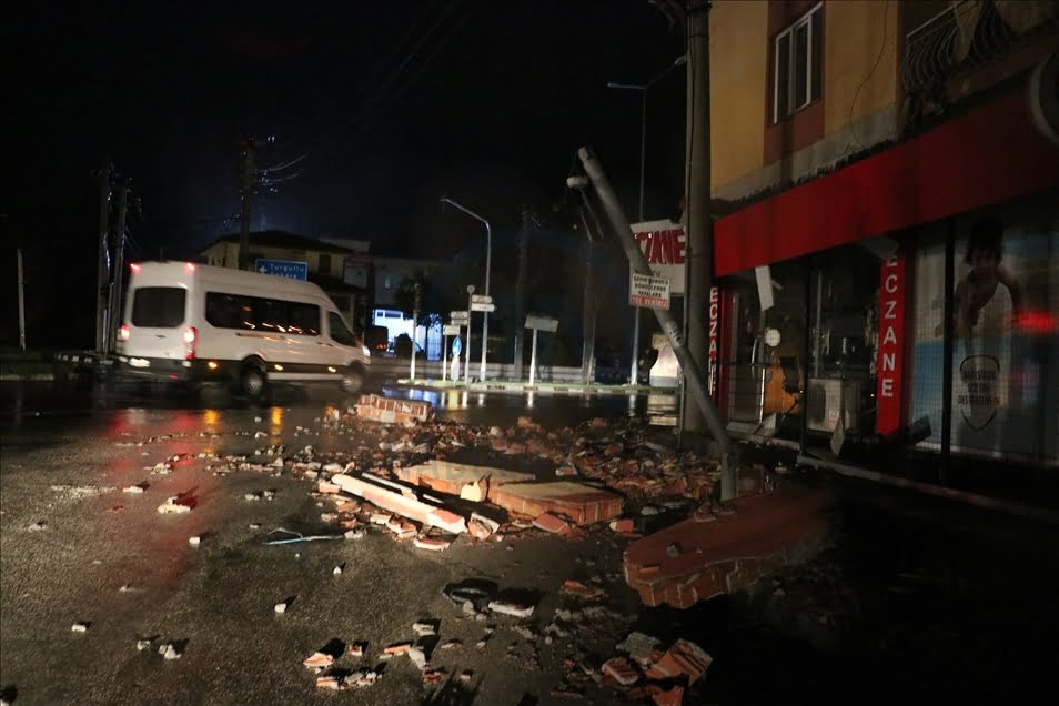 جانب من أضرار العاصفة