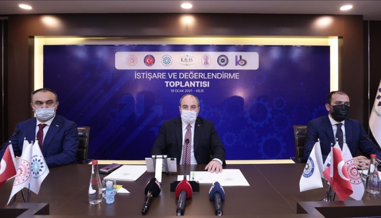 وزير الصناعة والتكنولوجيا التركي