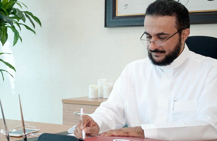 طبيب سعودي شهير يثير جدلا واسعا حول الخيانة الزوجية (شاهد) 1