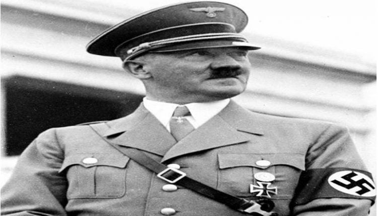 القائد النازي أدولف هتلر