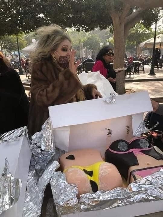 شاهد.. مصريات يحتفلن بتناول حلوى "أعضاء تناسلية" يشعلن غضبا عارما 9