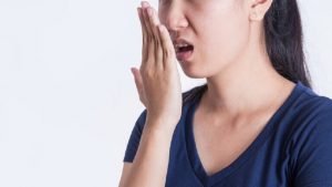 رائحة الفم الكريهة دليل على مرض خطير.. إحذر!