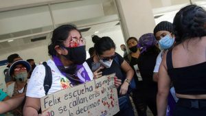 المكسيك.. اشتباكات بين محتجين إثر دعم الرئيس لمرشح متهم بالاغتصاب