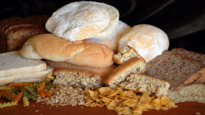 خطر صحي يرتبط بتناول الكثير من الخبز الأبيض والمعكرونة