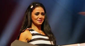 “مكنتش رقاصة قبل كده” .. رانيا يوسف تثير الجدل مجددا بتصريح مثير