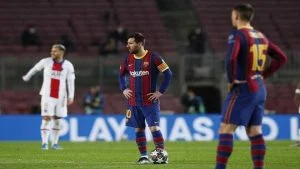 ميسي يغادر برشلونة !