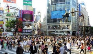 كورونا تعود بقوة إلى اليابان… تسجيل 180 ألف إصابة بالفايروس