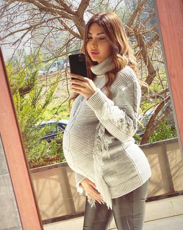 دانا جبر تنشر صورة ببطن منتفخ تشير إلى حملها.. هل تريد إثارة ضجة؟ 13