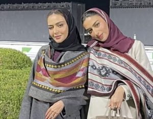 شاهد.. إطلالة “يارا النملة” مع والدتها في فعاليات كأس السعودية لسباق الخيل