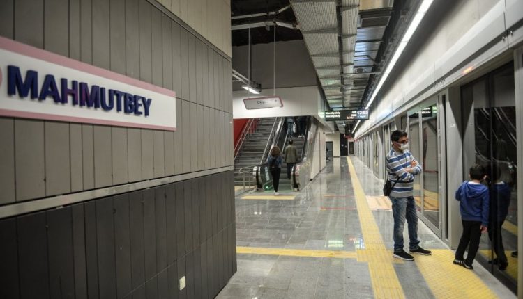 محطة مترو أنفاق في اسطنبول
