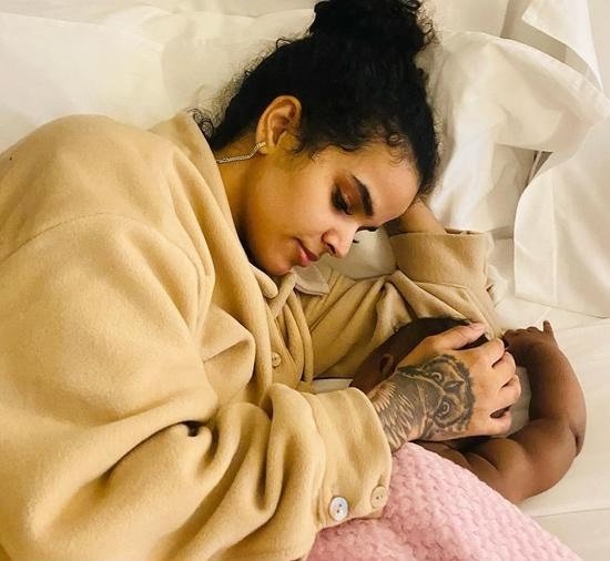 طفلة السعودية رهف القنون بأحدث ظهور.. هل ستأخذ ملامح والدها أم والدتها؟ 1