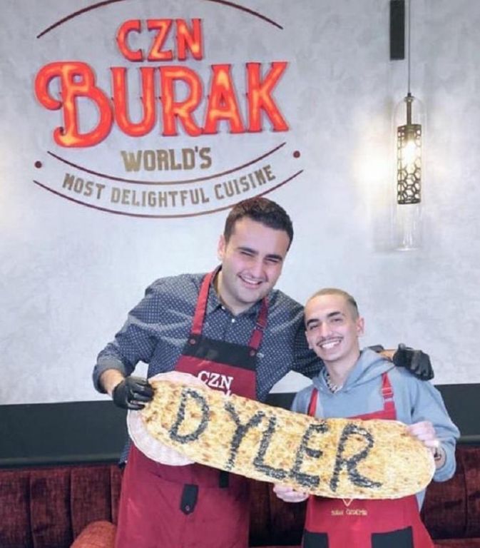 شاهد: صور “دايلر” مع "الشيف بوراك” تظهر مفاجأة.. ومغردون: “معقول هذا حجمه” 1