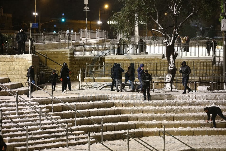 (صور) الثلوج تتساقط على القدس لأول مرة هذا الموسم 15