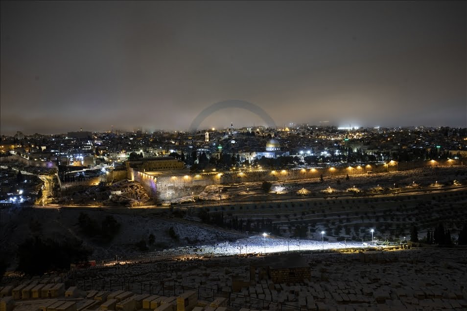 (صور) الثلوج تتساقط على القدس لأول مرة هذا الموسم 11