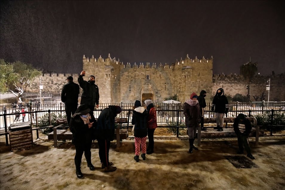 (صور) الثلوج تتساقط على القدس لأول مرة هذا الموسم 21
