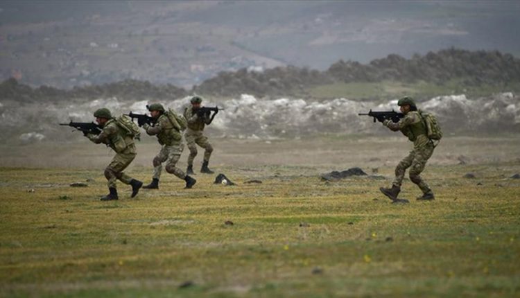 عناصر من القوات الخاصة التركية بمنطقة "درع الفرات" في شمالي سوريا